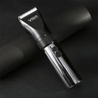 VGR V-049 Tondeuse à Cheveux Professionnelle Rechargeable avec Socle – Affichage LED – Lame Acier Inox et Titanium